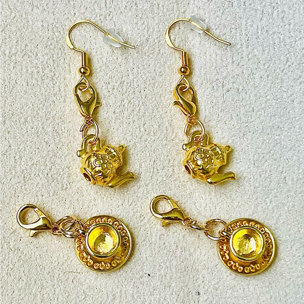 NWT HANDMADE PAIR OF EARRINGS WITH INTERCHANGEABLE CHARMS (SET)